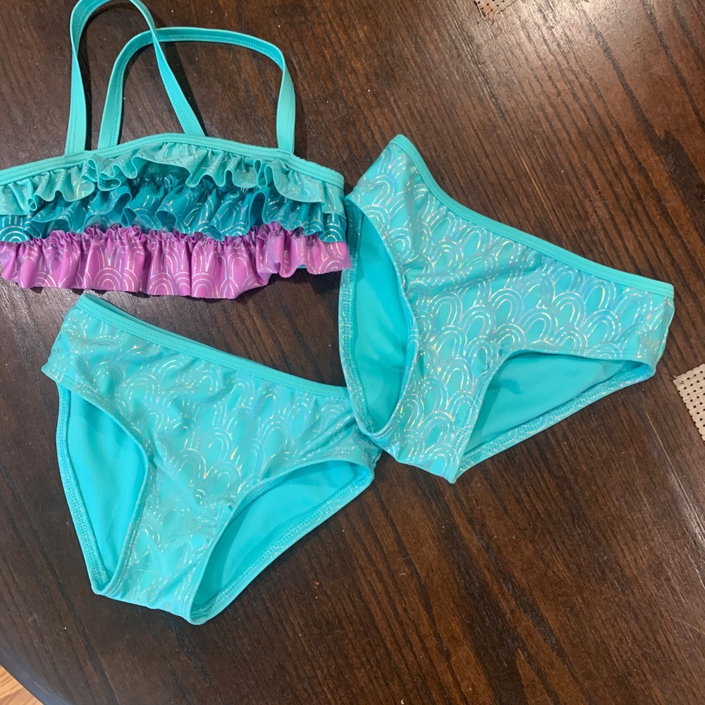 Cat & Jack 2 piece swimsuit